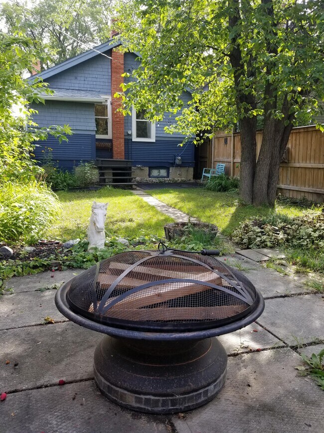 Photo du bâtiment - 2166 Athol St