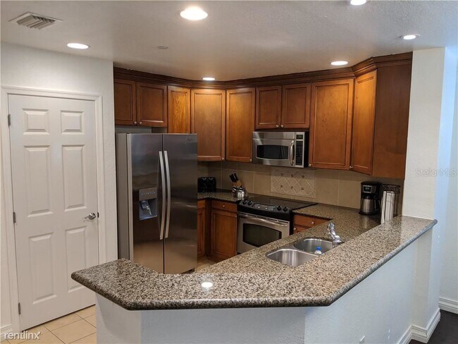 Building Photo - 3 br, 3 bath House - 7612 Cabana Ct Apt 101