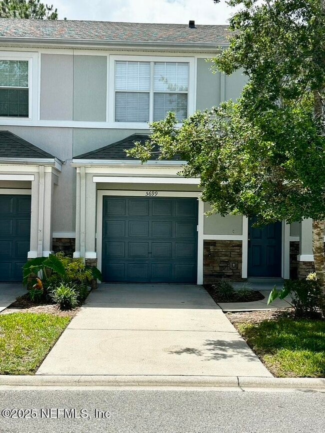 Building Photo - 5699 Parkstone Crossing Dr