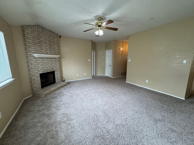 Foto del edificio - 5006 Glenoak Dr