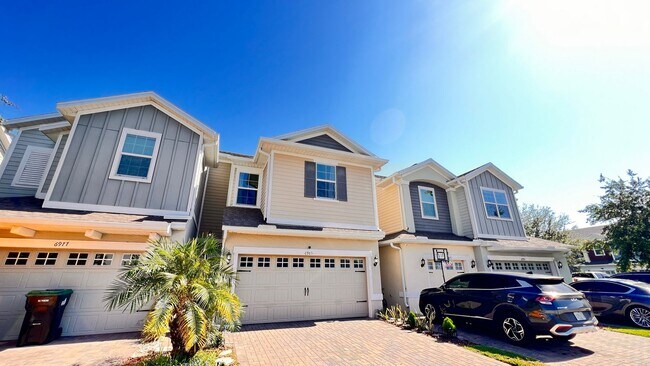 Foto del edificio - Charming 3-Bedroom Townhome with Community...