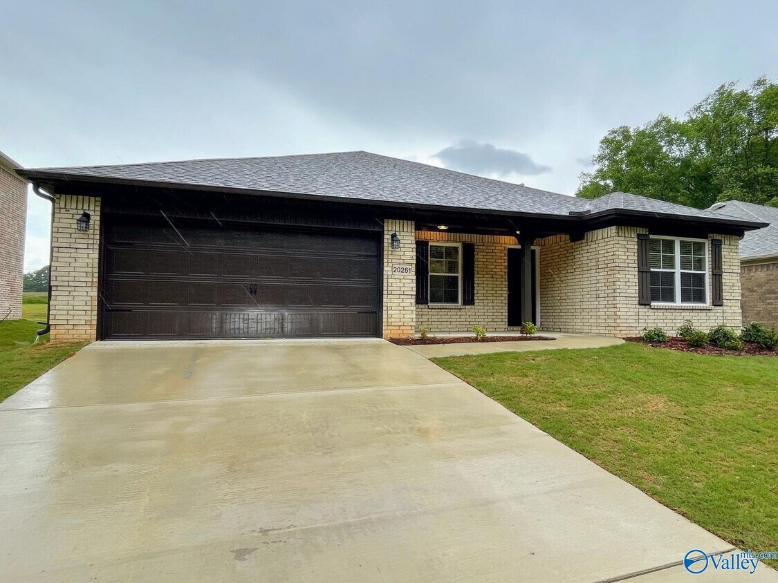 20261 Yarbrough Rd, Athens, AL 35613 House Rental in Athens, AL