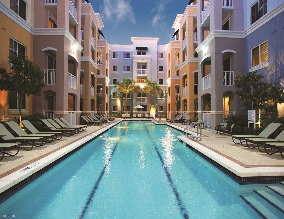 Foto principal - 6610 SW 57th Ave