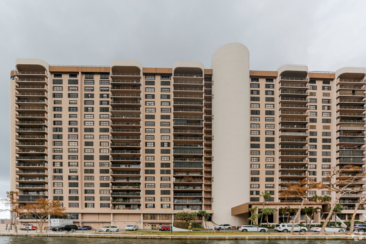 Cricket Club Condominium Apartments Miami, FL