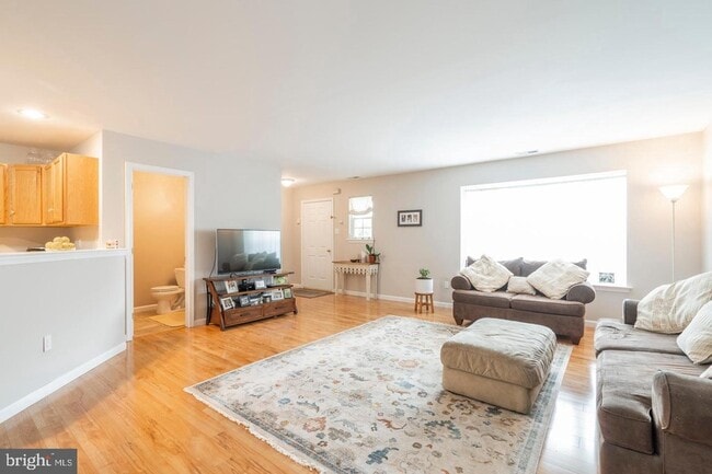 Building Photo - 5404 Drawbridge Ct