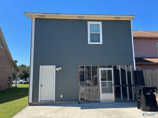 Building Photo - 2924 Frost Dr SW
