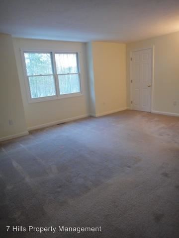 Building Photo - 42 Pinecrest Village