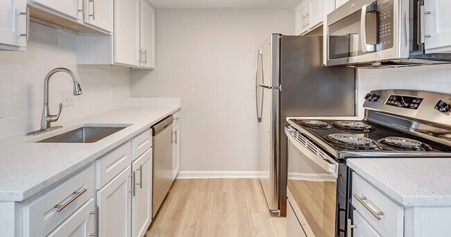 Foto del edificio - Sparrows Point Townhomes and Apartments