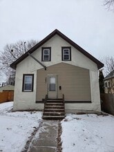 Building Photo - 2631 N Knox Ave