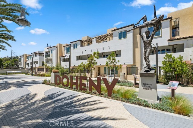 Foto del edificio - 3189 Doheny Way