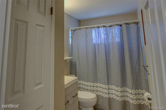 Building Photo - 3 br, 2 bath House - 627 Mount Evans St