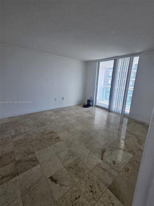 Foto del edificio - 2101 Brickell Ave