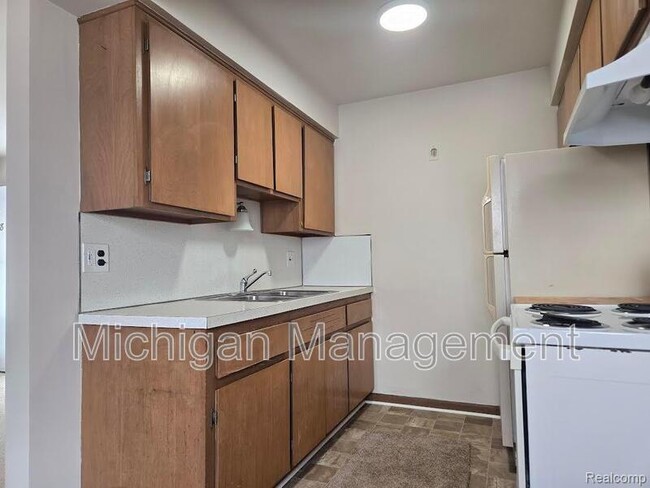 Building Photo - 20231 Kelly Rd