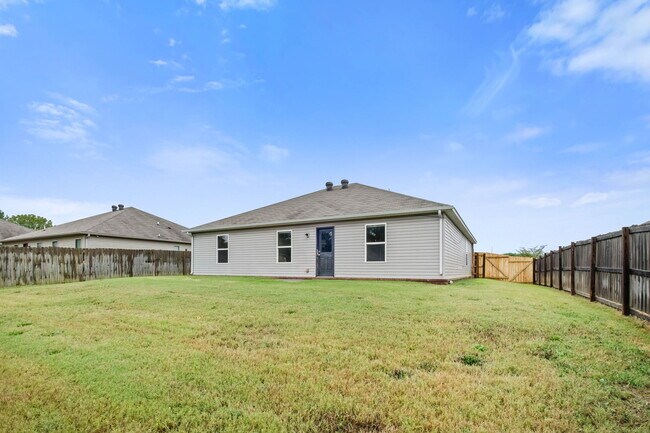 Building Photo - 1388 S Spritz Dr