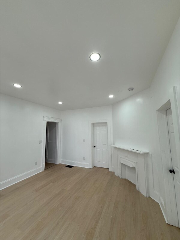 Foto del edificio - 1447 W 101st St