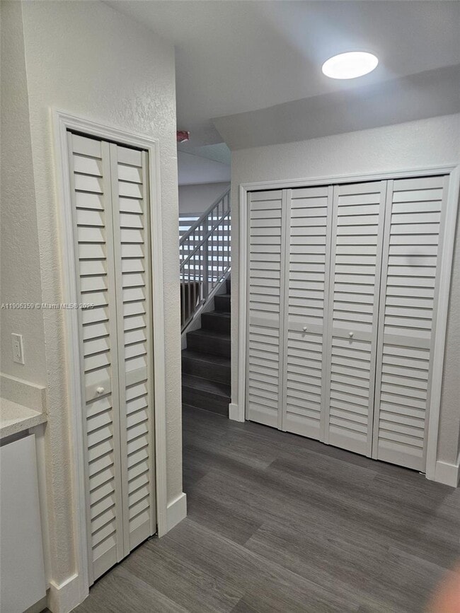 Foto del edificio - 6752 NW 182nd St