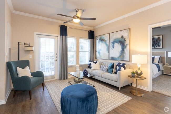 2BR 2BA - 989 SF - Residence at Midland