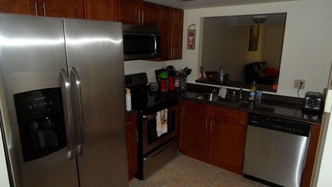 Foto del edificio - 2BR/2.5BA Townhouse with 2 Master Suites in Sorrento Lakes