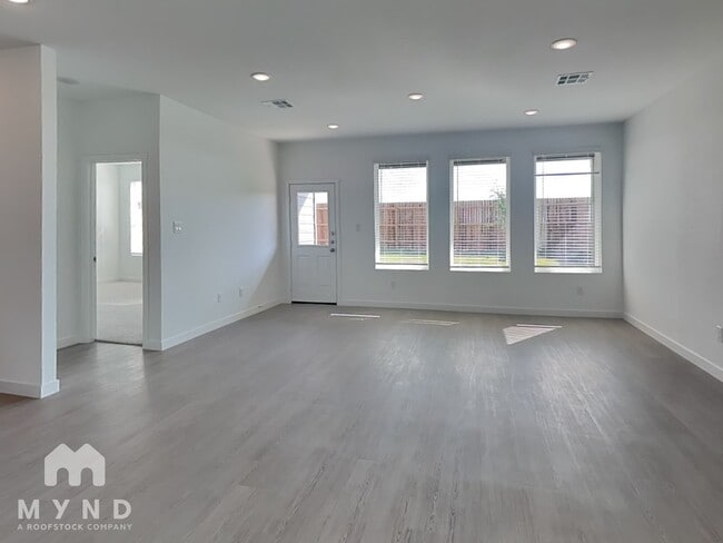 Building Photo - 10632 Ysasmendi Rdg