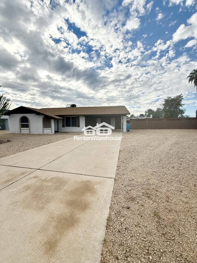 Building Photo - 17624 N 20th Dr