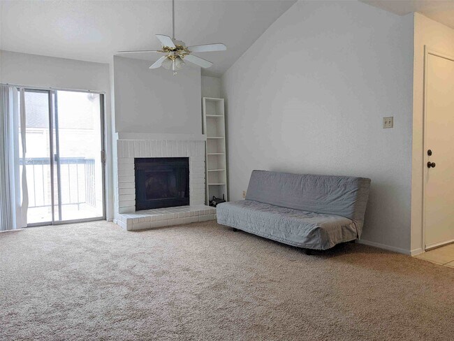 Foto del edificio - 7950 N Stadium Dr