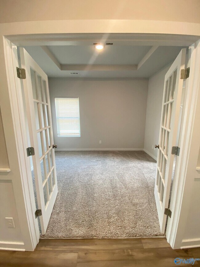 Foto del edificio - 4220 Textile Ln