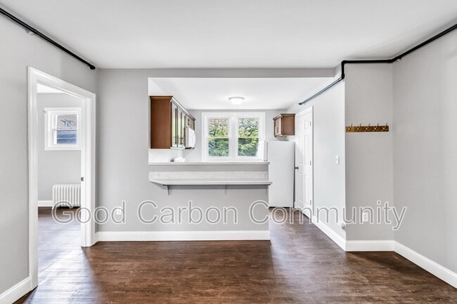 Building Photo - 618 Elmwood Ave