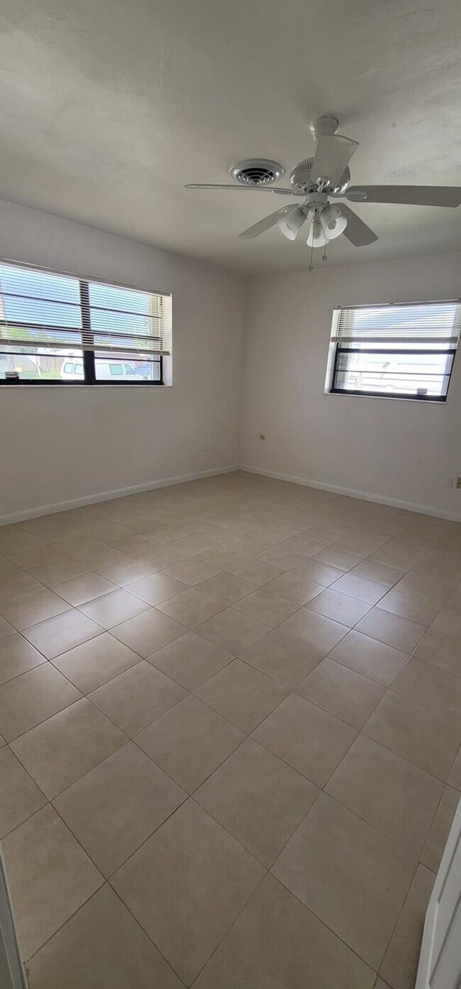 Building Photo - 4460 NW 4th St