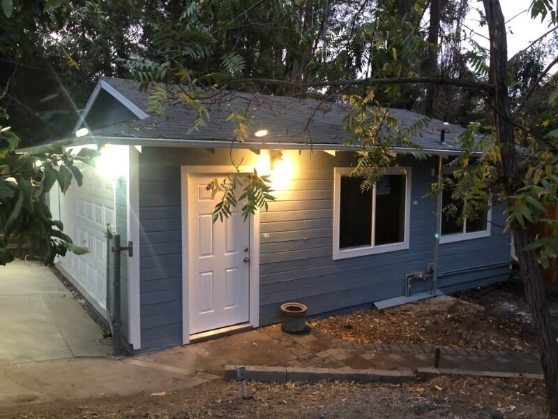 Foto principal - 2320 Saxon St