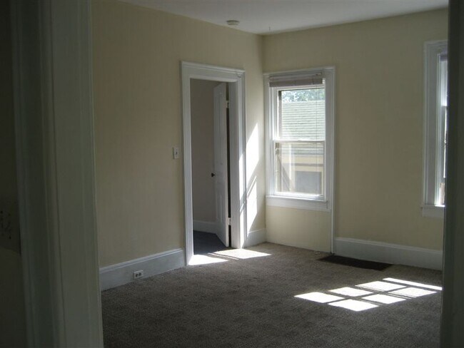 Building Photo - 1 br, 1 bath House - 714 W Madison St 714 ...
