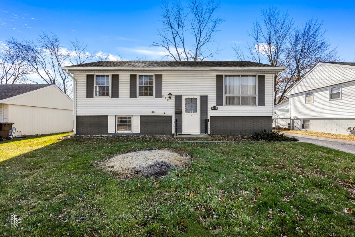 340 E Maple Dr, Glenwood, IL 60425 House Rental in Glenwood, IL