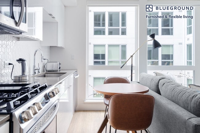 Building Photo - 1889 Harrison St