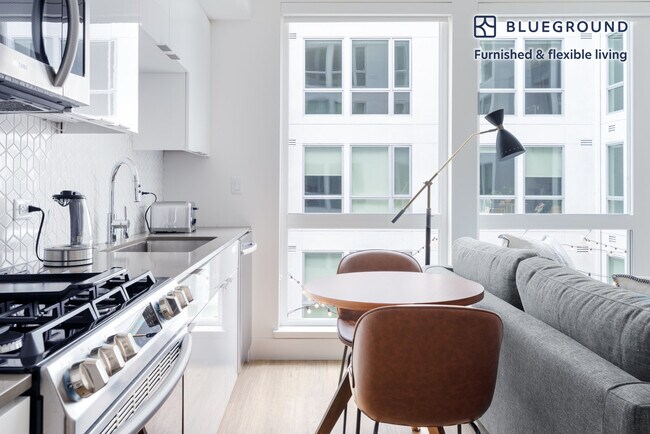 Building Photo - 1889 Harrison St