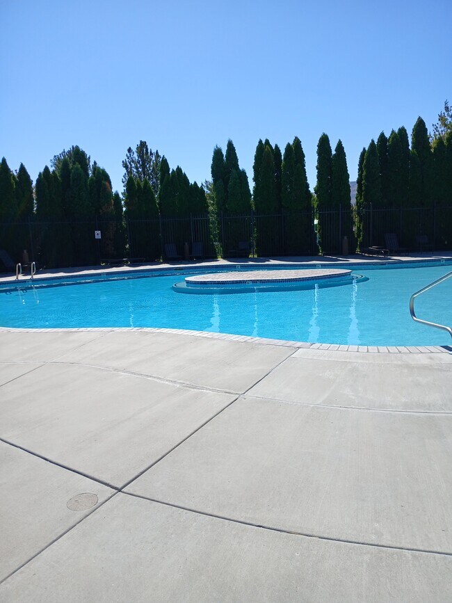 Lagoon pool - 6850 Sharlands Ave