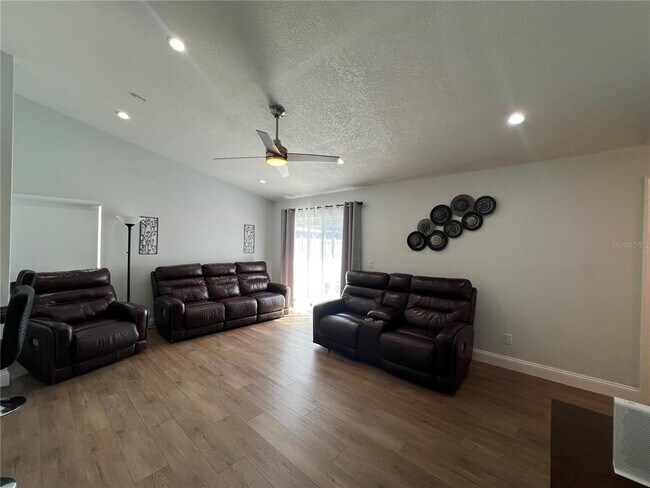 Foto del edificio - 4628 Prairie Point Blvd