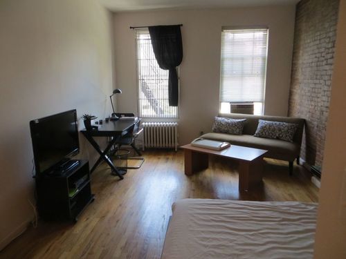 Primary Photo - 67 8th Ave