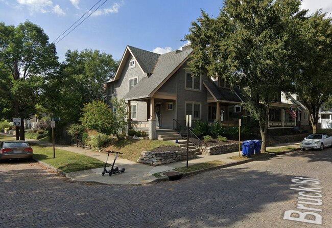 Foto del edificio - 1241 Bruck St