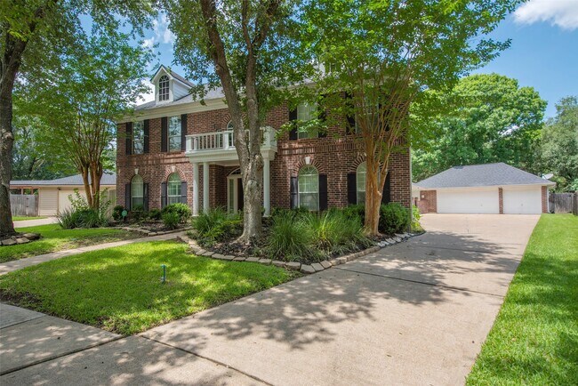 Building Photo - 1303 Red Oak Ct