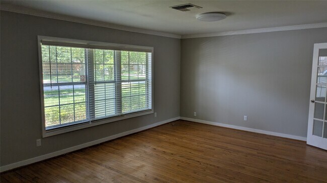 Foto del edificio - 5303 Evergreen St