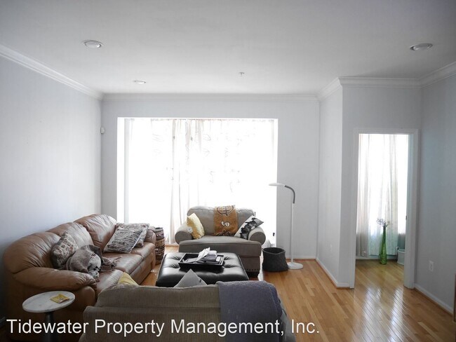 Building Photo - 3 br, 2.5 bath House - 20 S. High St