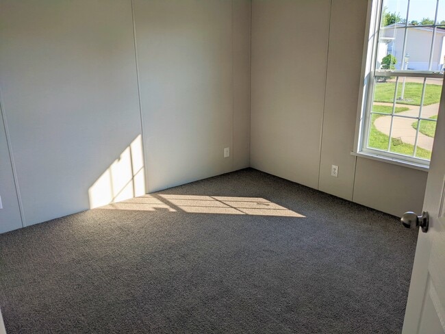 Foto del edificio - 3617 N Grand Ave E