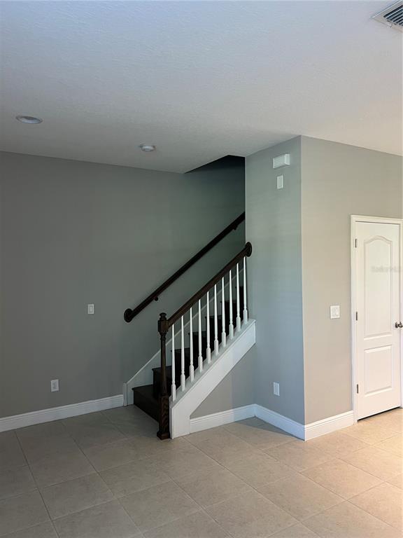 Building Photo - 6591 Calamondin Dr