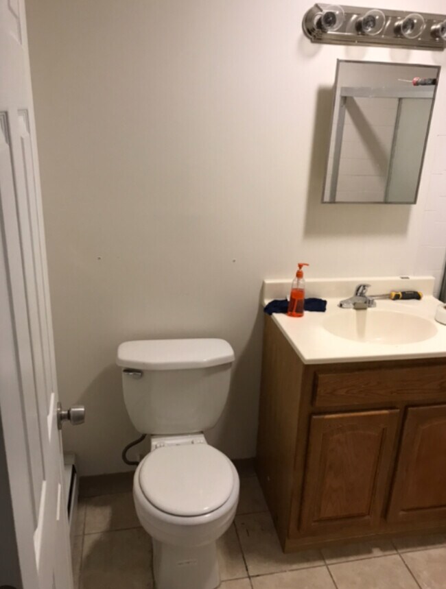 755 Wethersfield Ave Unit B13, Hartford, CT 06114 Condo for Rent in