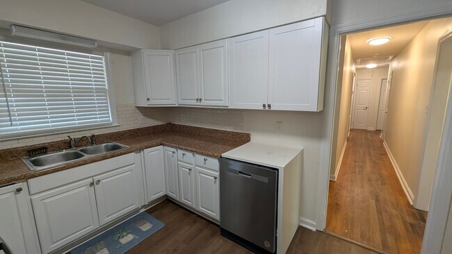 Foto del edificio - 800 N Briarcliff Rd