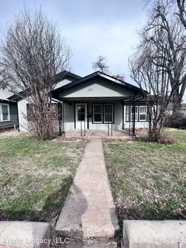 Primary Photo - 3 br, 2 bath House - 1210 W Idaho Ave