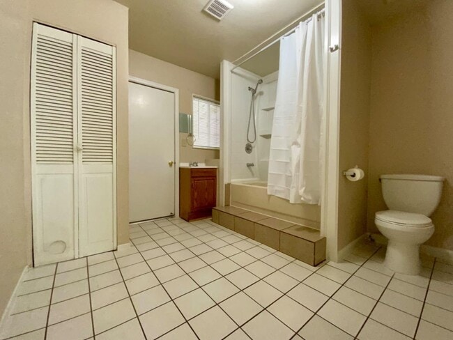 Photo - Absolutely ADORABLE 2/2!!  Please read ent... House