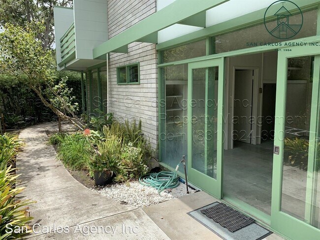 Building Photo - 3 br, 3 bath House - 6 El Caminito Del Norte