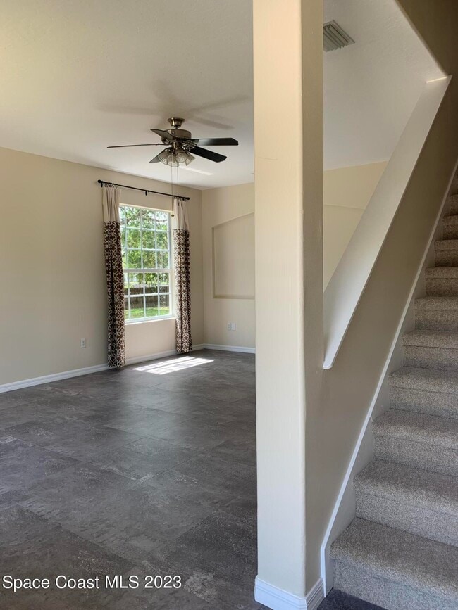 Foto del edificio - 950 Nixon Cir NE