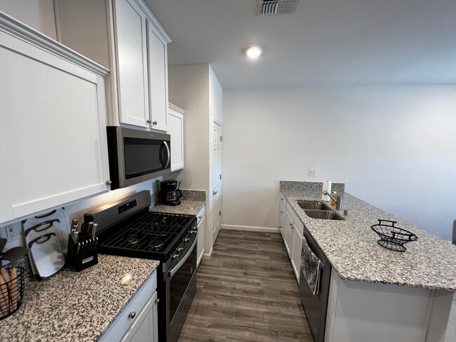 Foto del edificio - Furnished Rent in South Reno