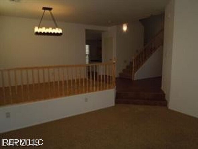 Building Photo - 4 br, 2.5 bath House - 9012 Rendon